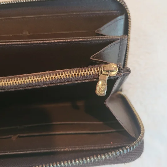 Authentic Vintage Louis Vuitton Damier Long Zipper Wallet - Picture 3 of 8